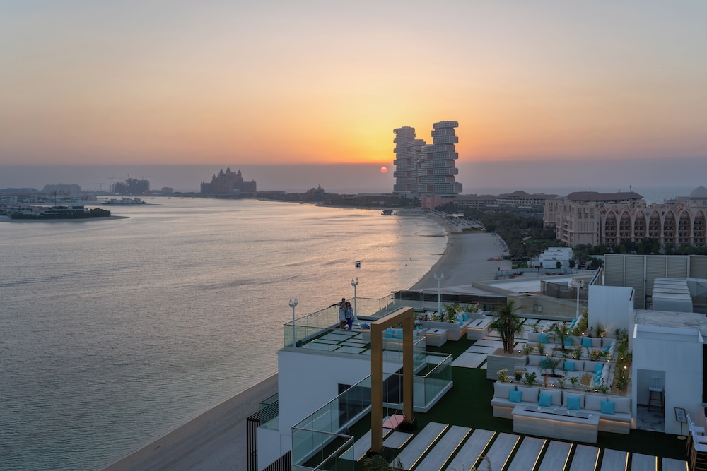 C Central Resort The Palm 72/75