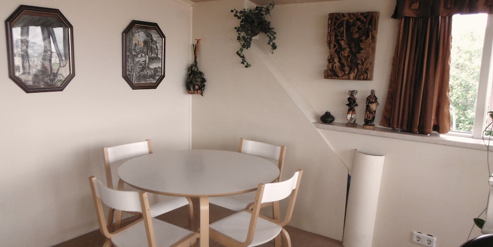 Three Sisters Studio Apartments 32/43