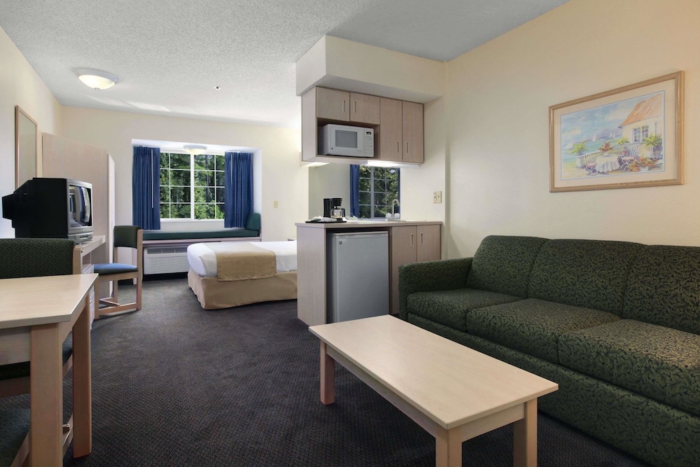 Microtel Inn & Suites by Wyndham Palm Coast I-95 20/29