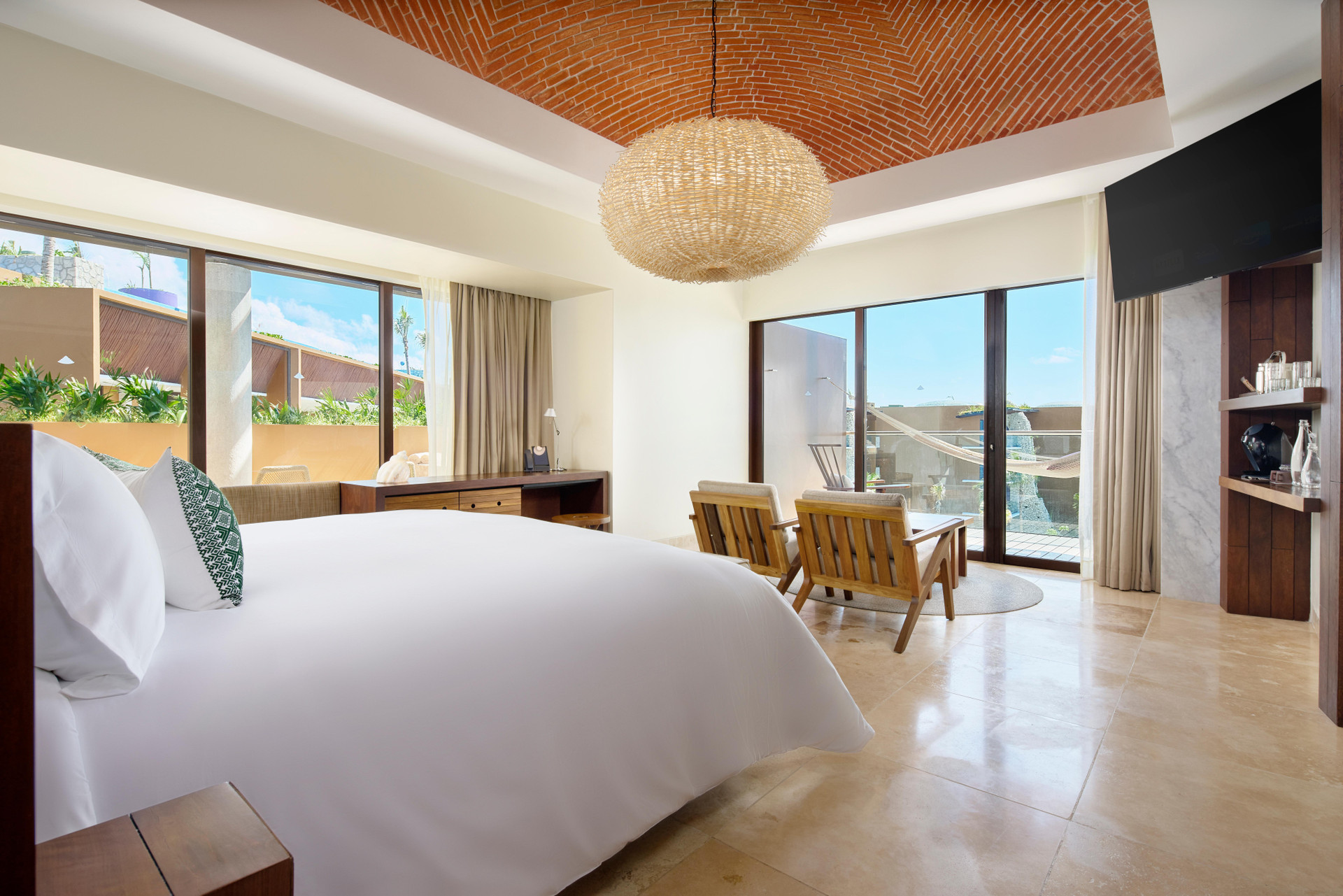 Junior Suite, Partial View