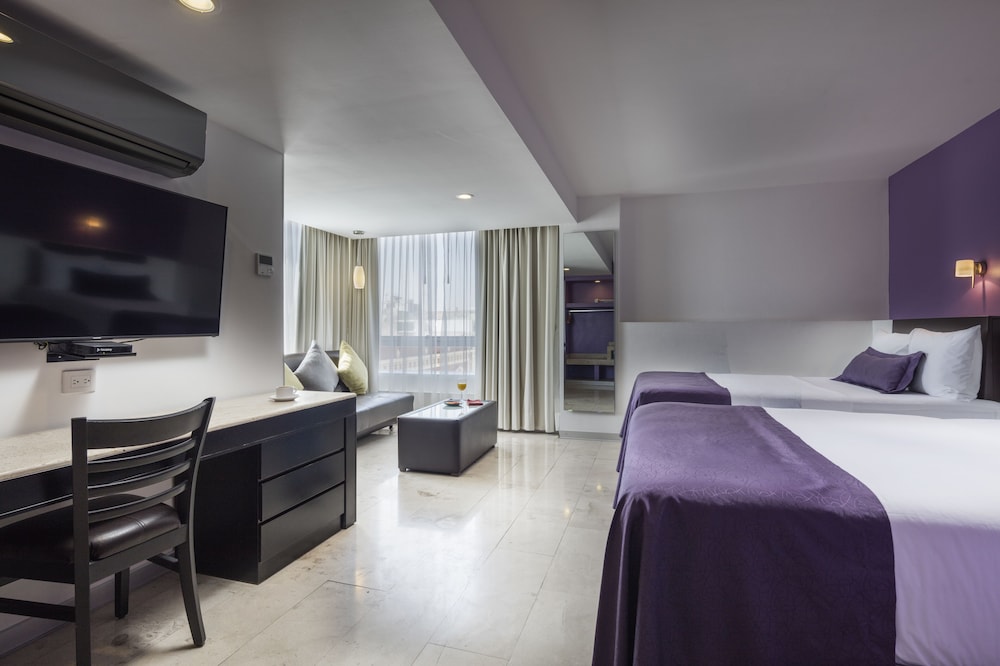 Hotel Senorial 23/56