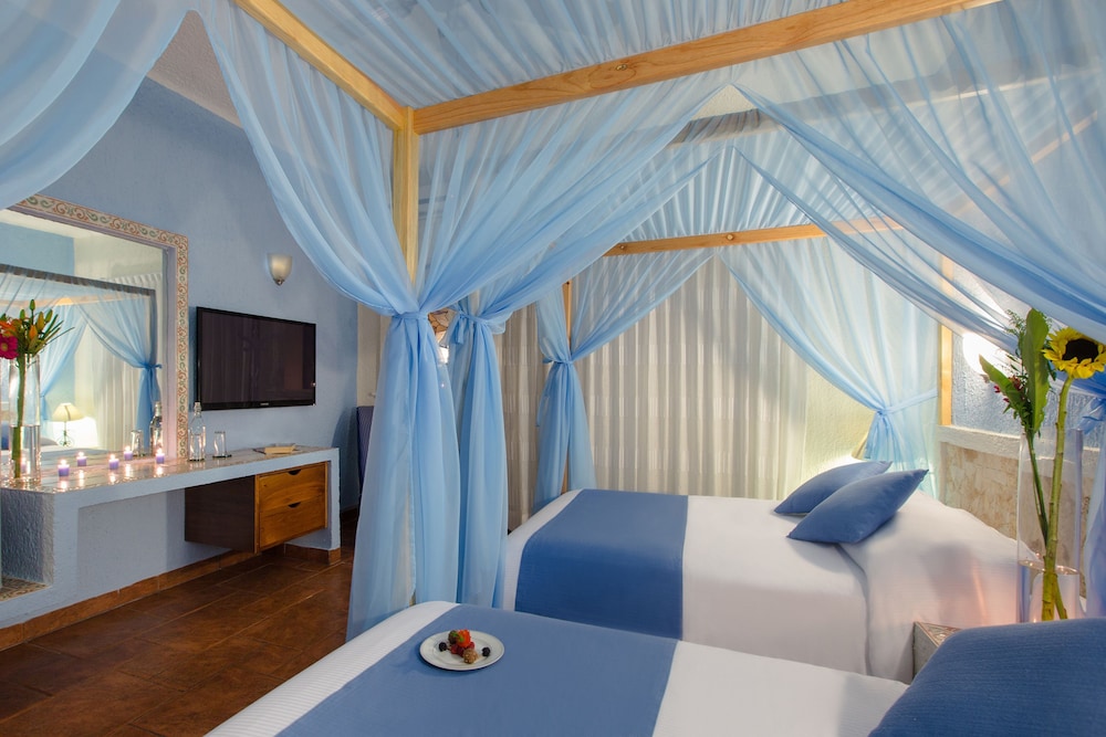 Chez Waffle Hotel 30/69
