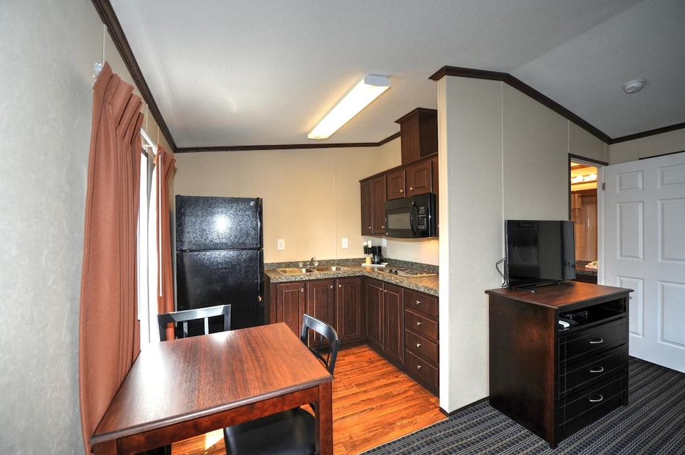 Instalodge Hotel And Suites 15/34