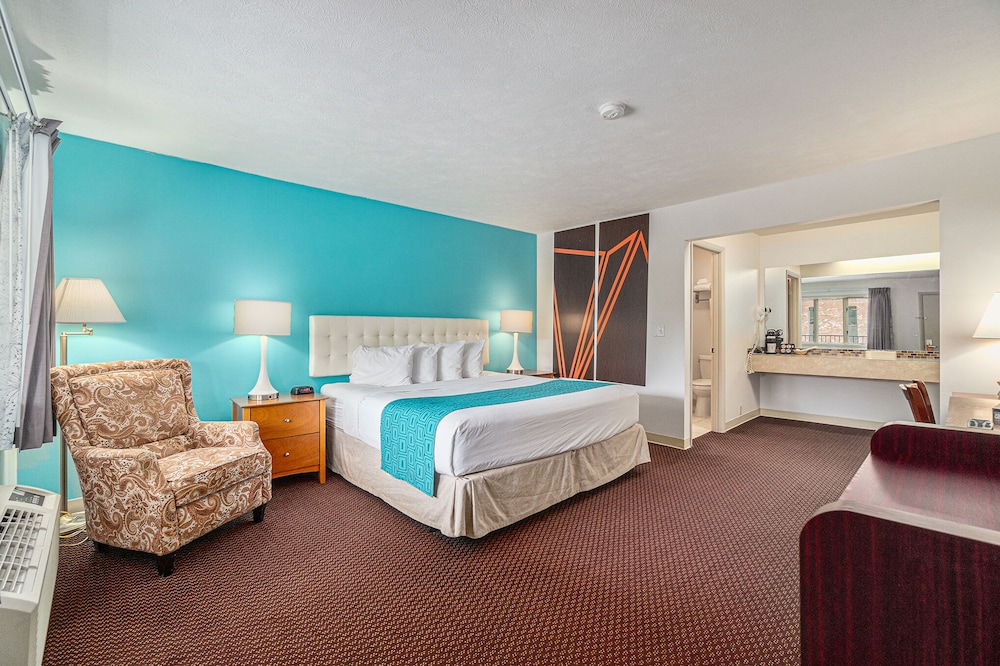 Howard Johnson by Wyndham Traverse City 16/47