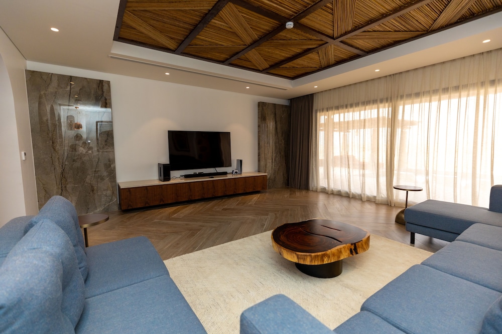 Bab Al Nojoum Bateen Liwa 25/60