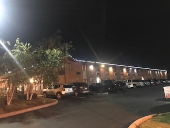 American Inn and Suites Ionia 2/47