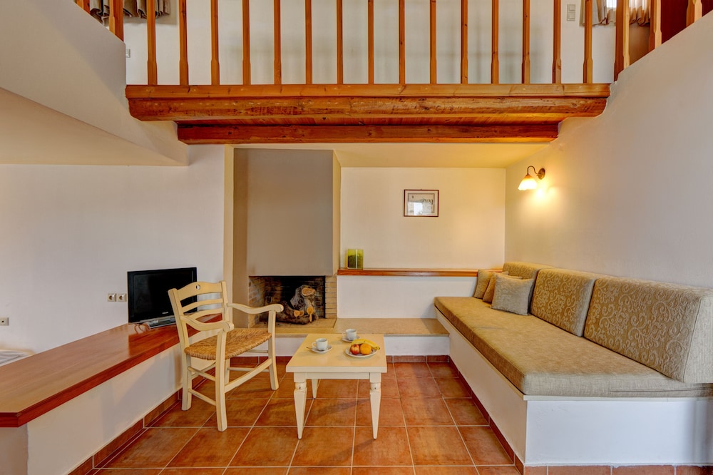 Mourtzanakis Residence 33/60