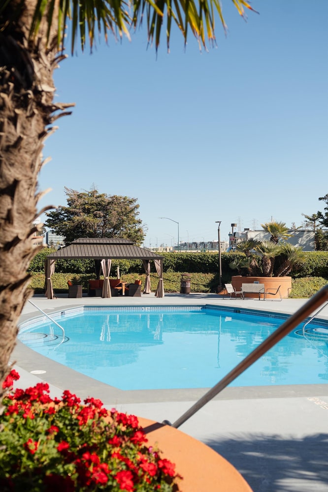 Hyatt Regency San Francisco Airport 77/79