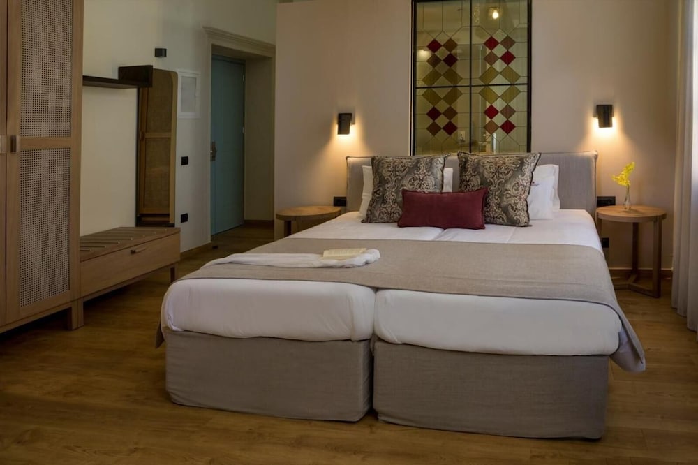 Contessa Boutique Hotel 14/65