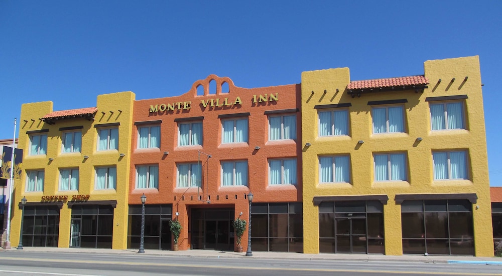 MONTE VILLA INN