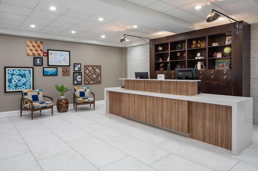 Four Points by Sheraton Alexandria 2/50