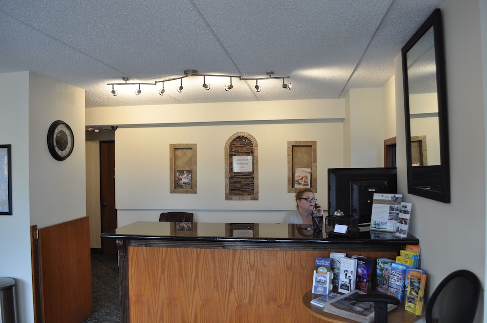 Super 8 by Wyndham Petoskey 5/21