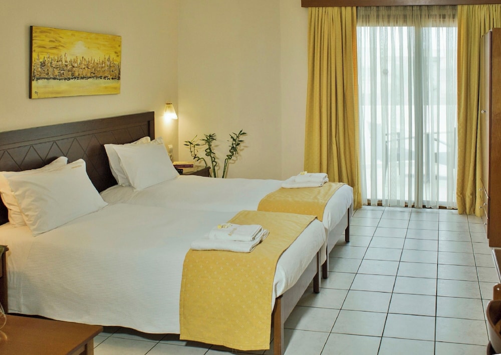 Aphrodite Beach hotel 10/50