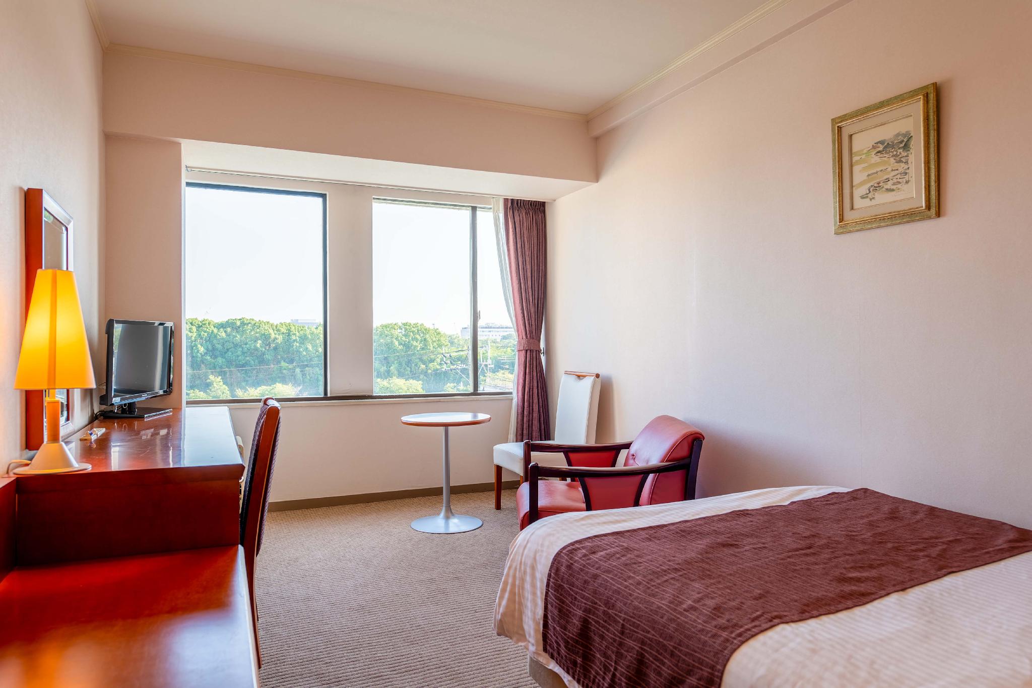 Semi Room, Semi Double Bed
