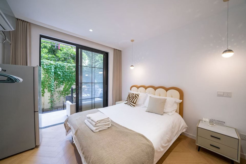 شقة اقتصادية بسريرين مزدوجين، Book and Bed-People's Square 5/10