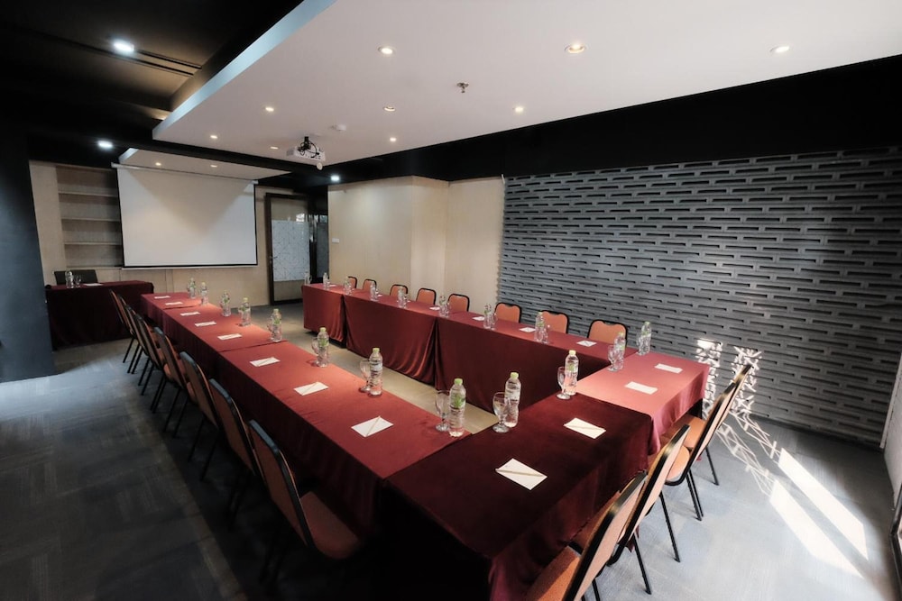 Hotel Namin Bandung 65/67