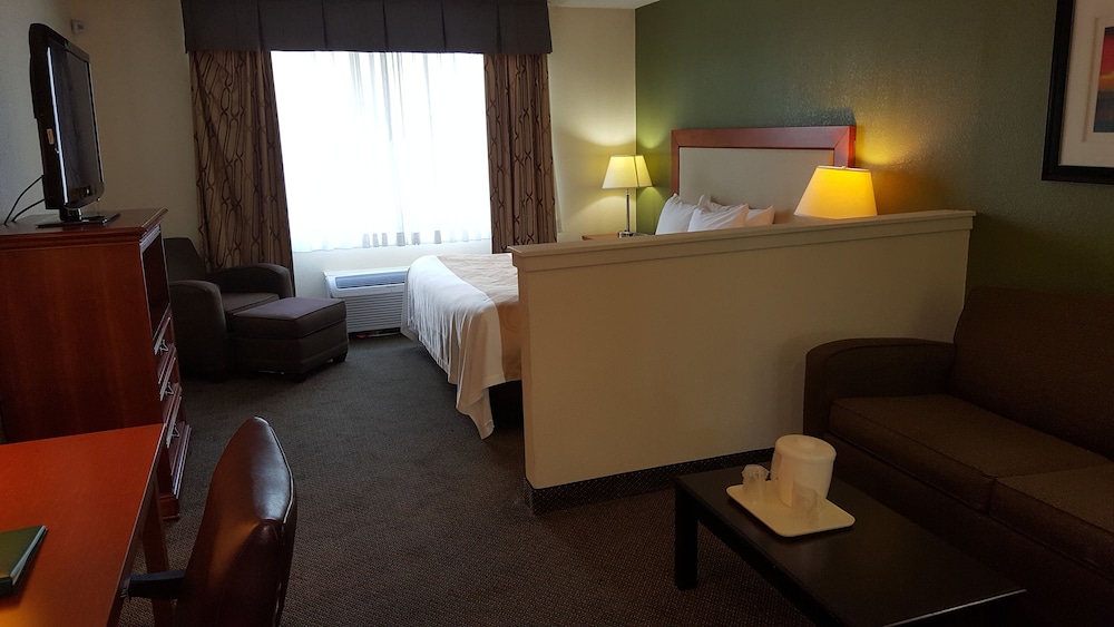 Quality Inn and Suites Conference Center West Chester 35/41