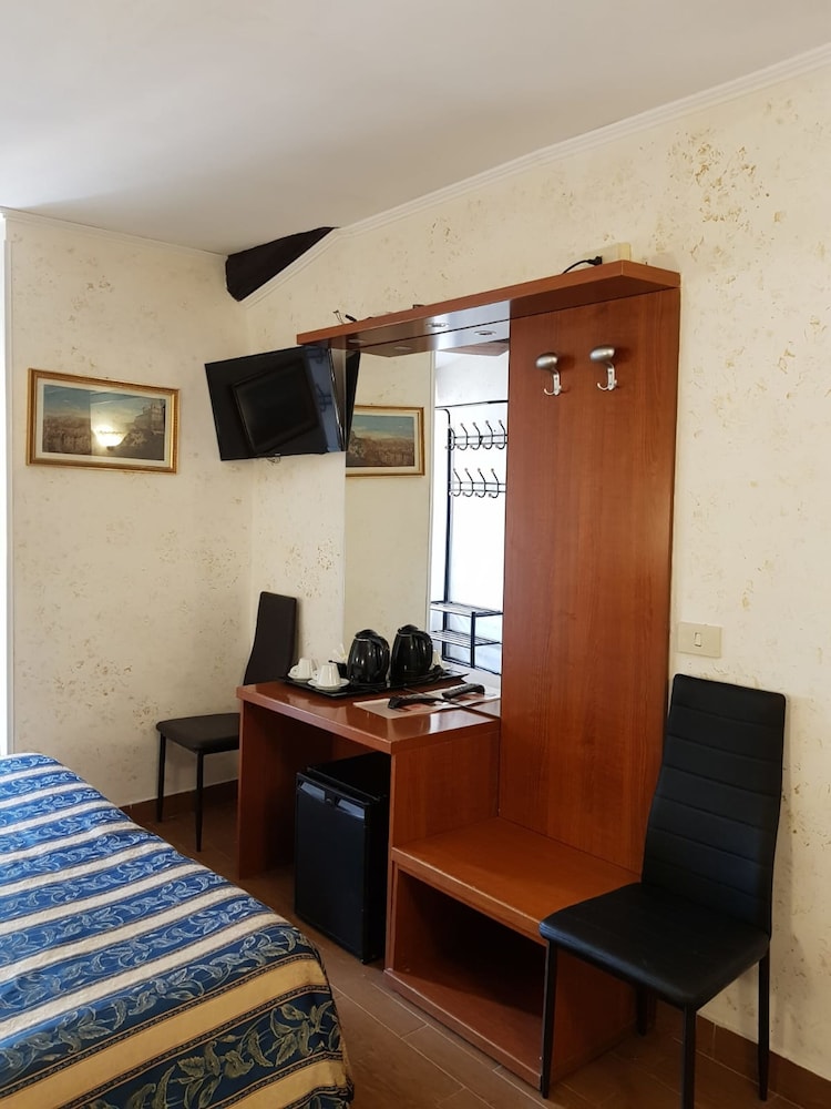 Hotel Julia 57/66