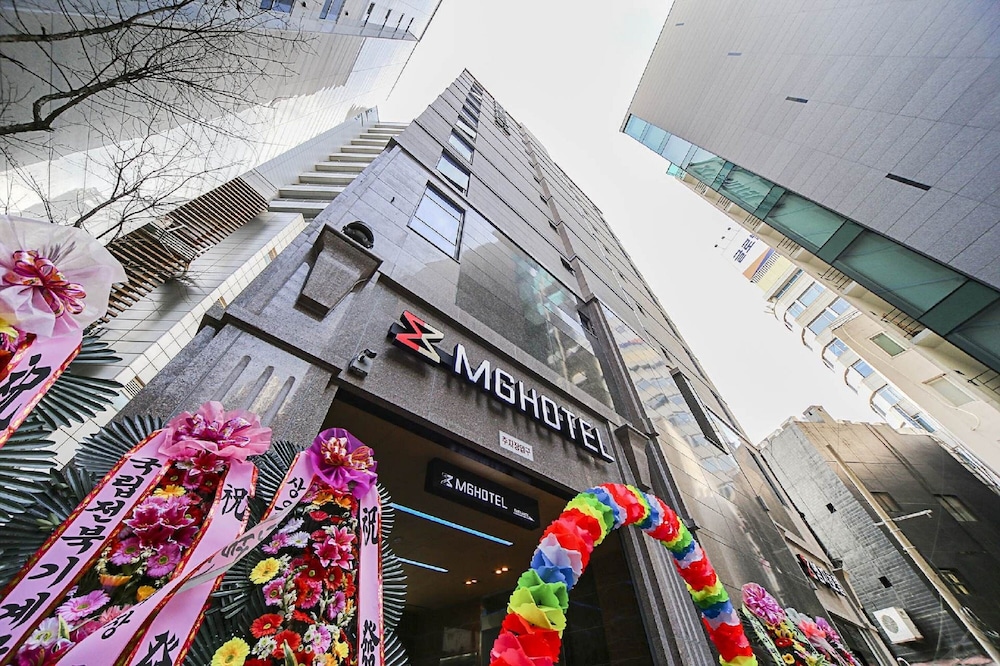Mg Hotel 8/40