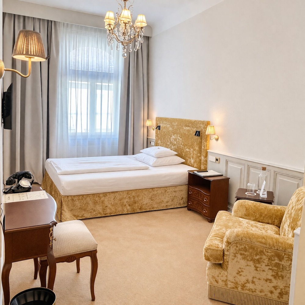 STANDARD, SINGLE, SINGLE BED, BATHTUB