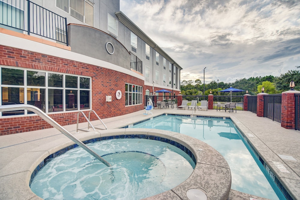 Holiday Inn Express Hotel And Suites Foley 41/75