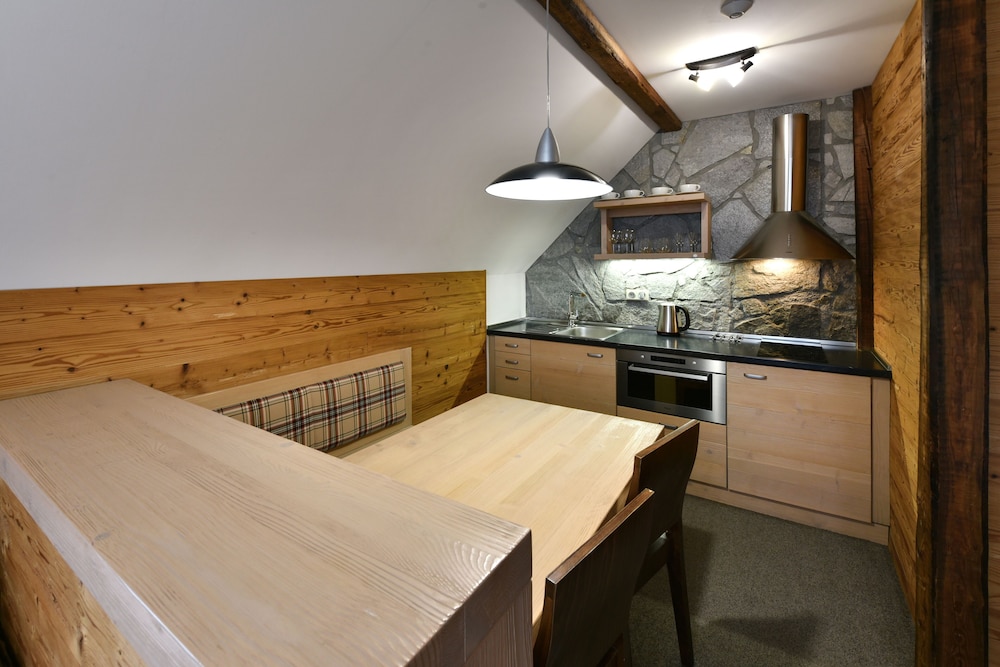 Kukucka Hotel 24/67