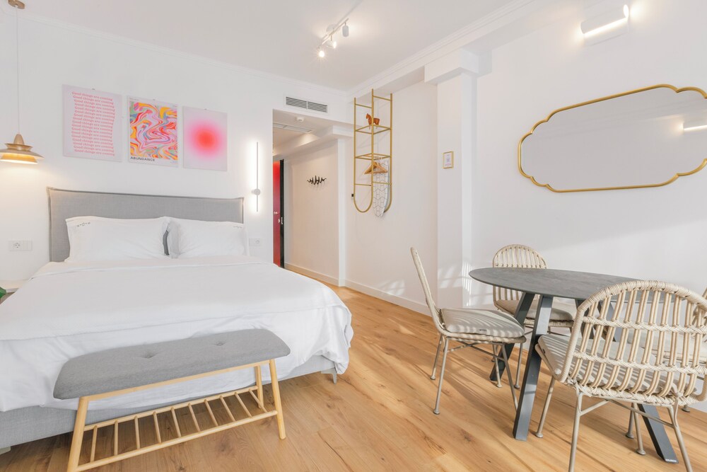 Ototo Luxury Living 13/50