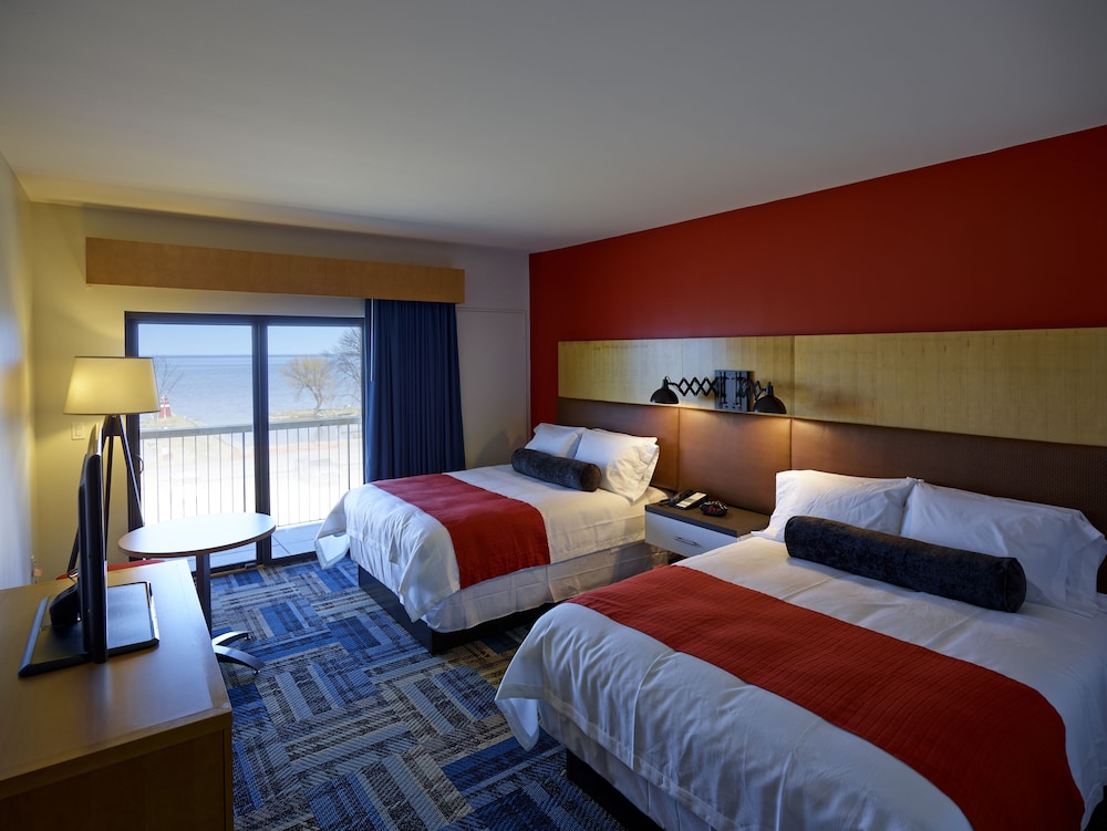 Premium, 2 Queen Beds, Lake View, Balcony