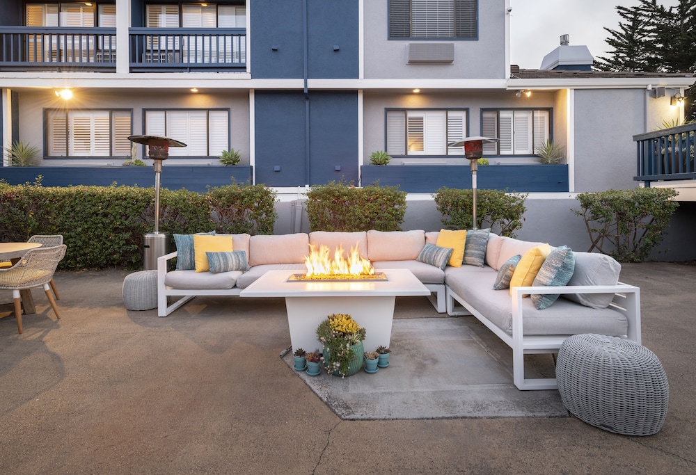 Mariposa Inn And Suites 9/40
