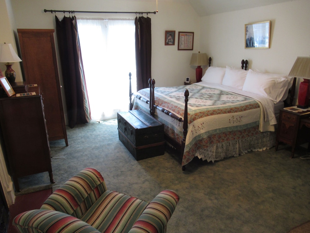 Standard, King Bed