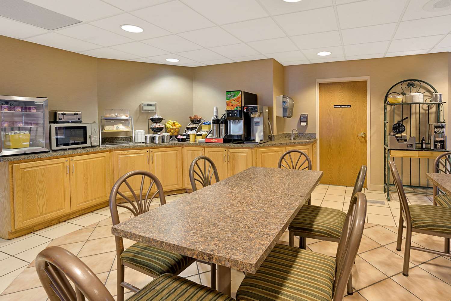 Days Inn by Wyndham Eagan Minnesota Near Mall of America 16/26