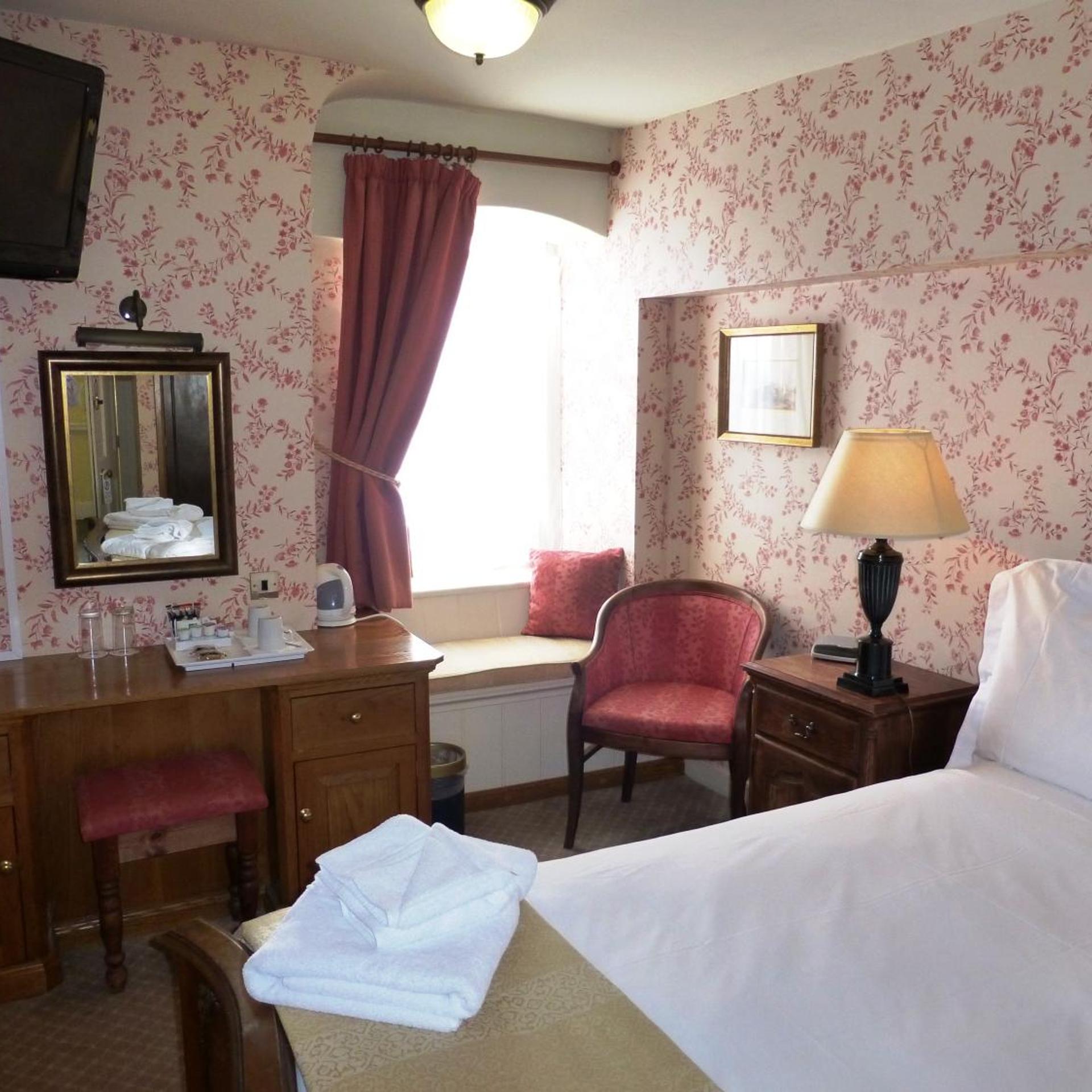 غرفة بسريرين منفصلين، The Bear Hotel 3/6