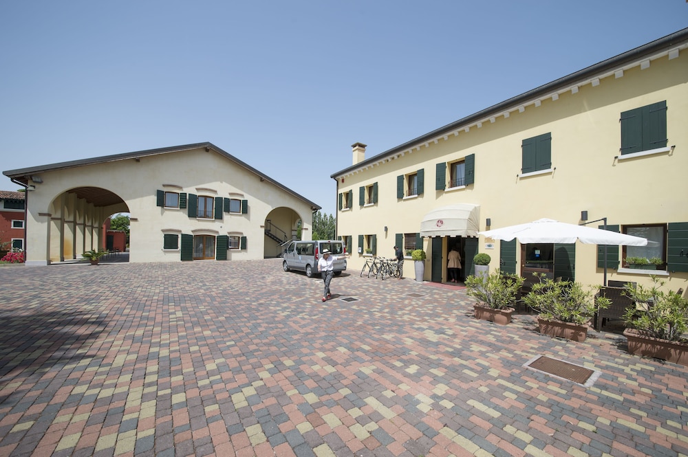 Venice Resort 5/72