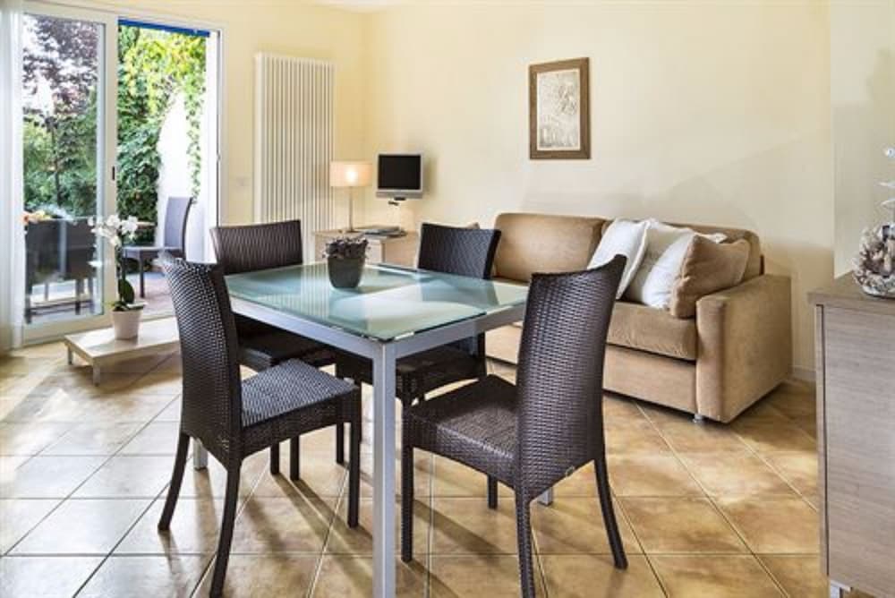 PORTOVERDE BEACH APARTMENTS 26/53
