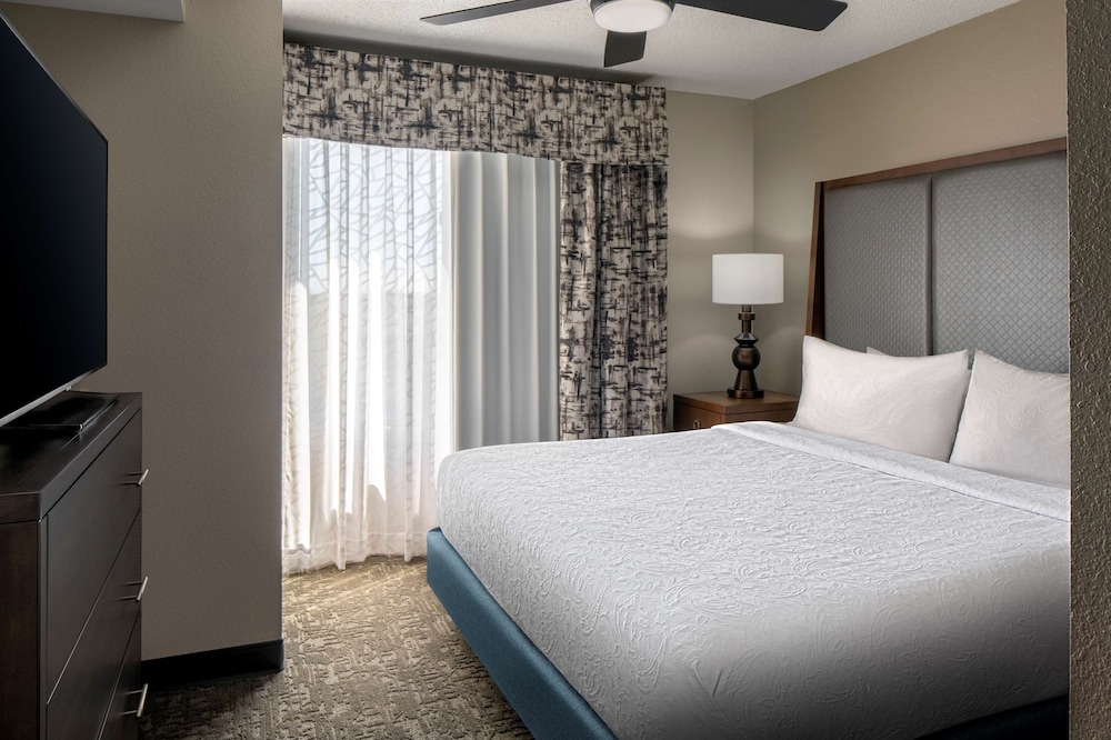Homewood Suites by Hilton Orland Park 8/39