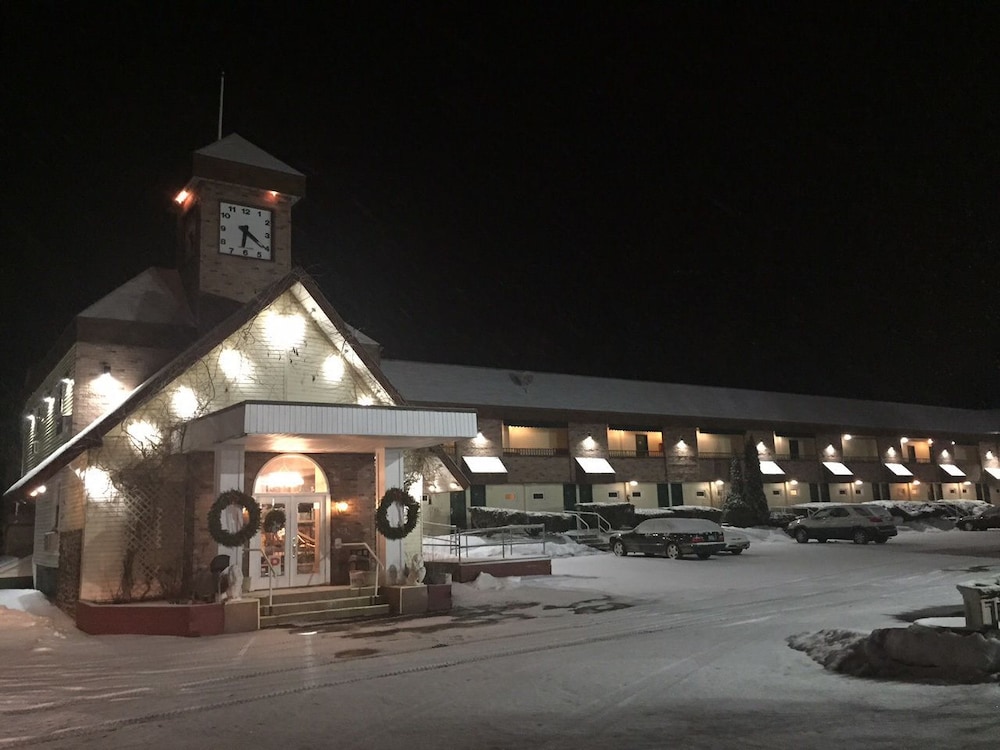 Black Mountain Inn 2/63