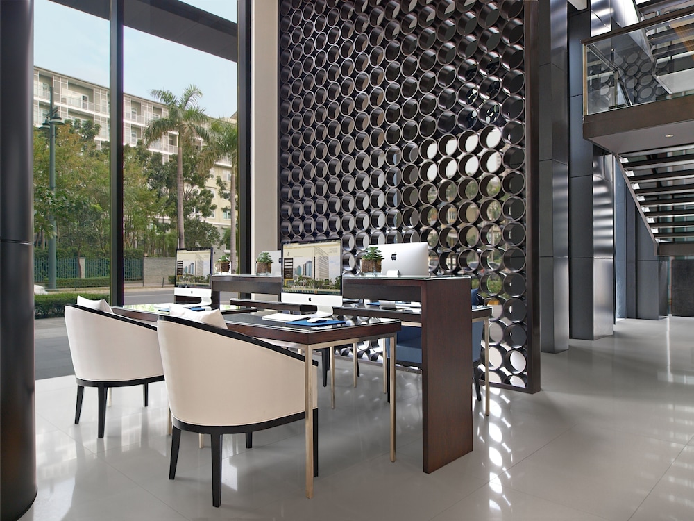 Seda Bonifacio Global City 34/48
