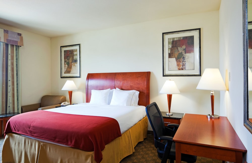 Holiday Inn Express Hotel Suites Fairfield North 31/63