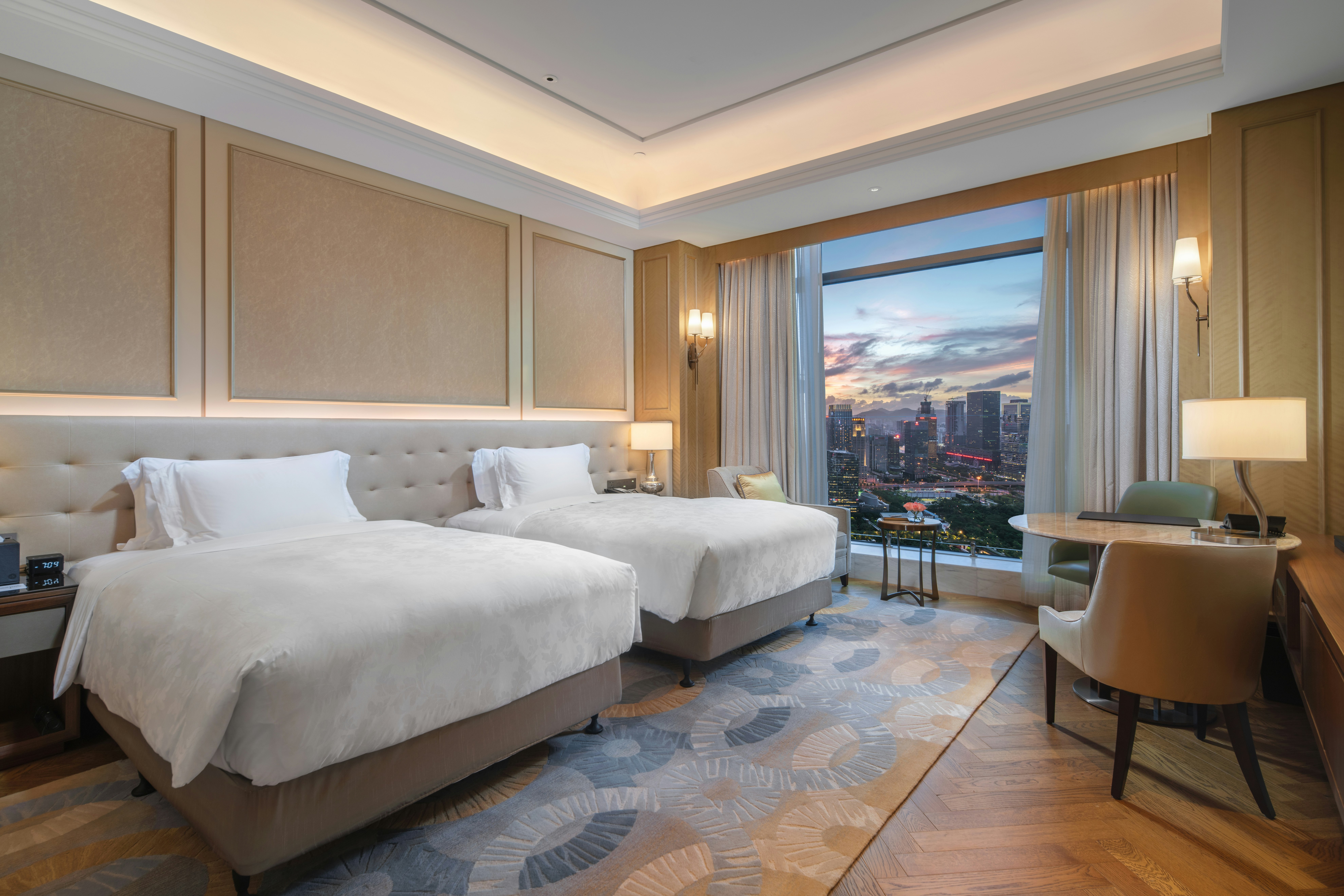 Club, Executive, Twin Beds, Skyline View