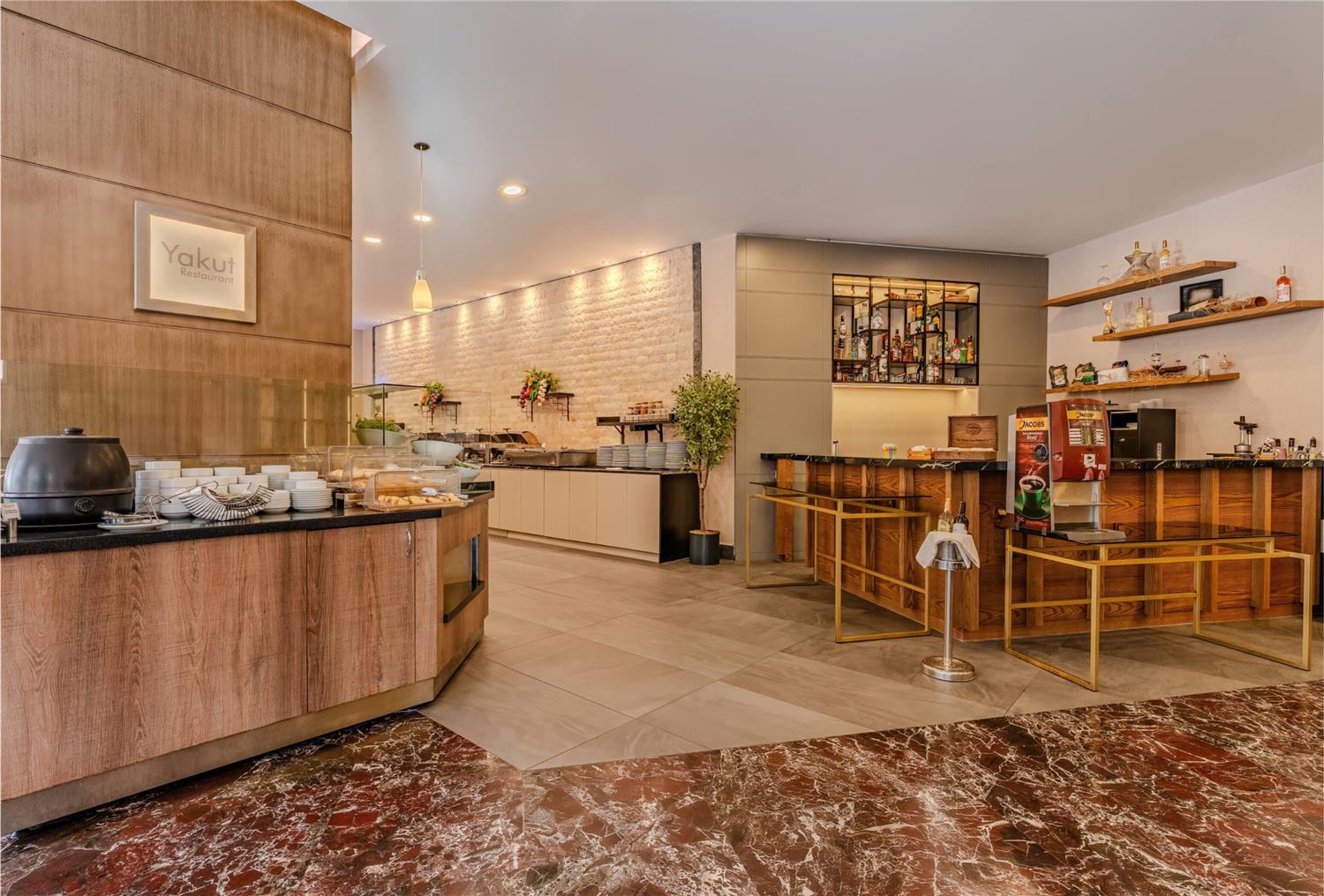 Lobby at Ramada Plaza by Wyndham Izmir, IZMIR