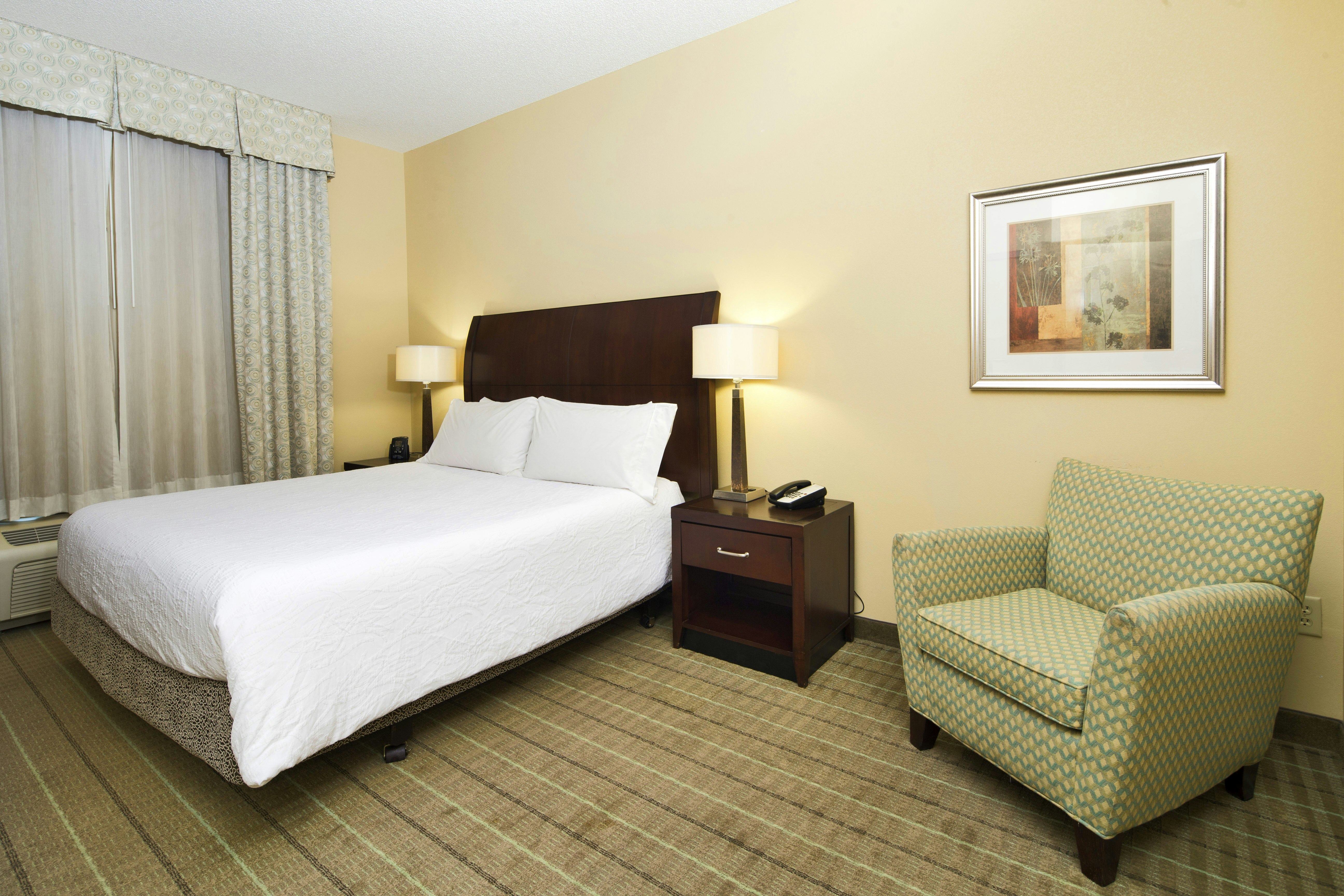 جناح بسرير كينج بغرفة نوم واحدة، Hilton Garden Inn Valdosta 2/3