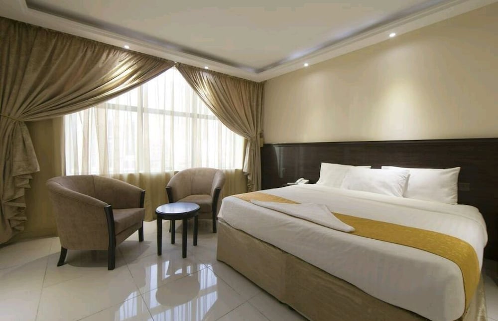 Snood Alazama Hotel 7/20