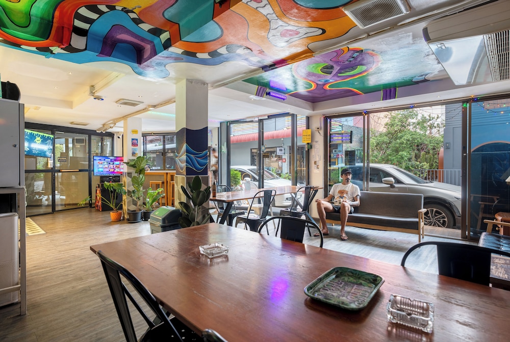 Oh Bangkok Hostel 72/84
