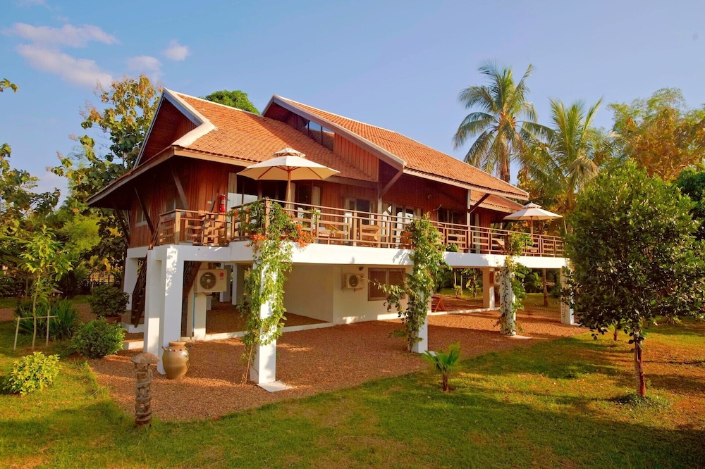 La Folie Lodge 6/50