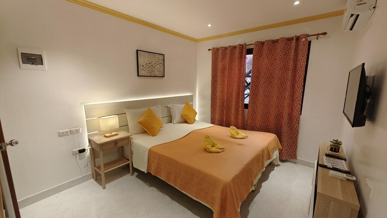 غرفة قياسية بسرير كينج، Alona Vida Beach Resort 2/10