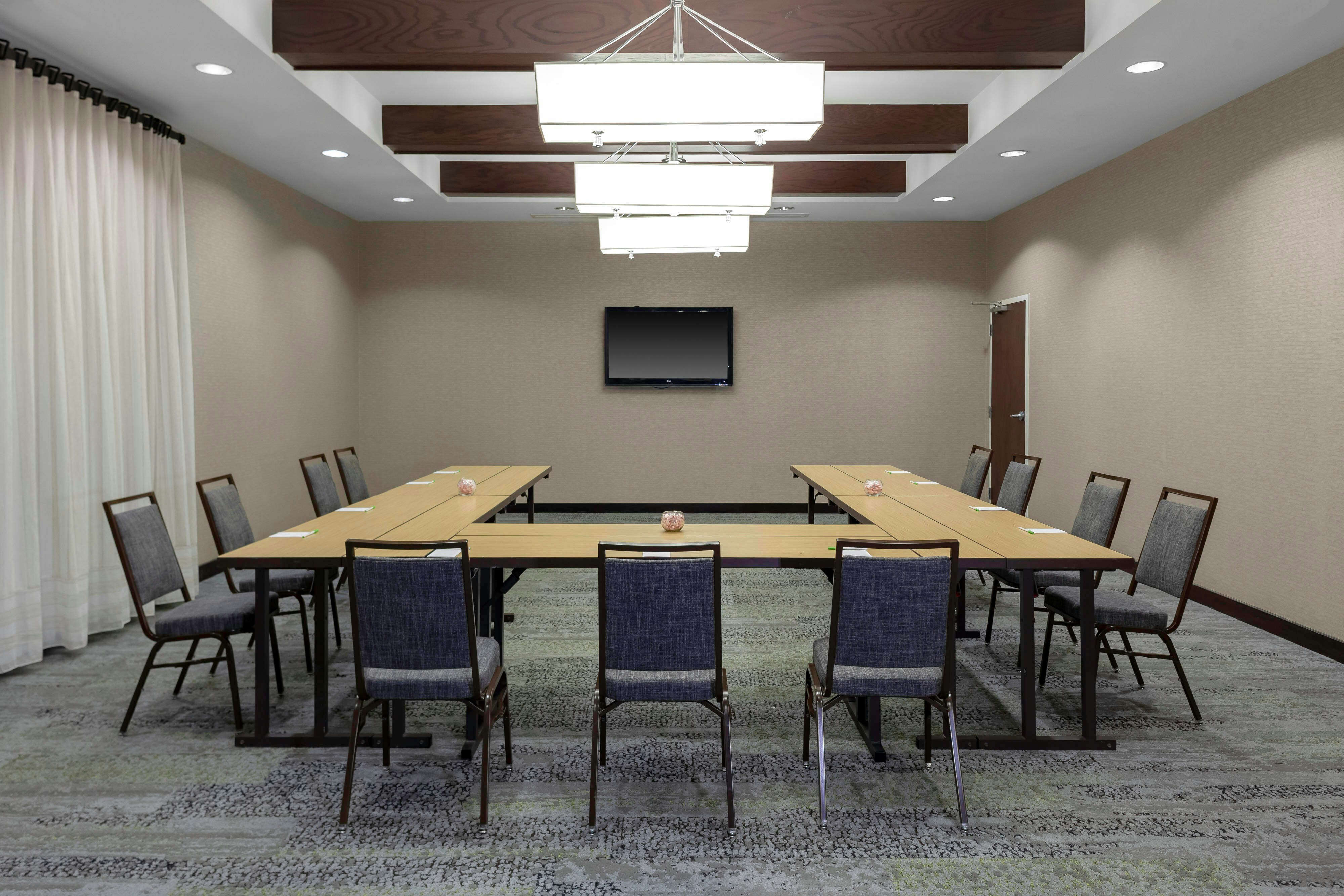 Courtyard By Marriott Downtown Memphis 22/27