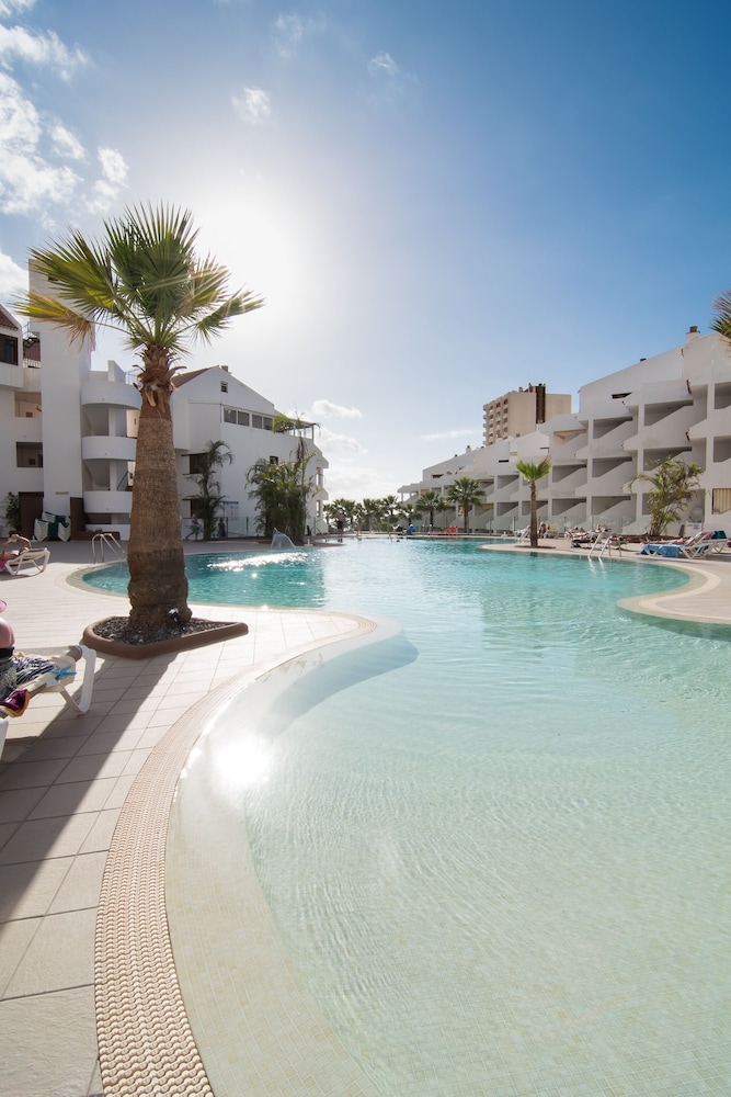 PALOMA BEACH APARTMENTS 2/57