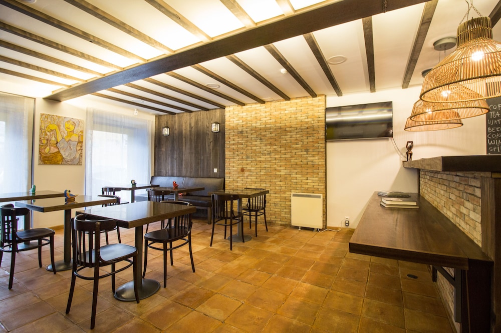 MIRAGAIA HOUSE 45/59