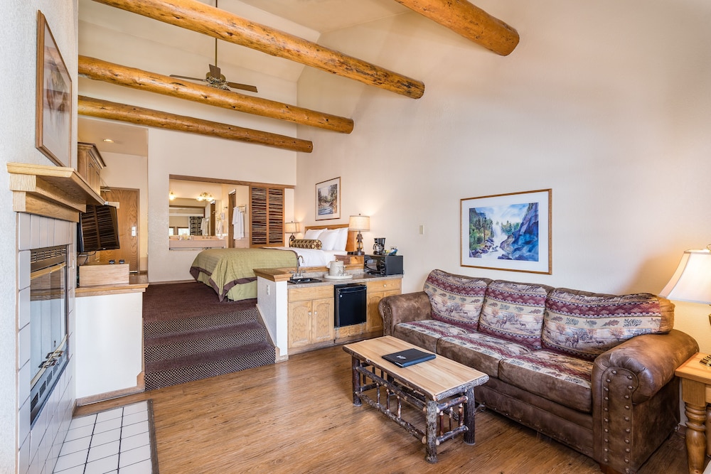 The Pines Resort 33/47