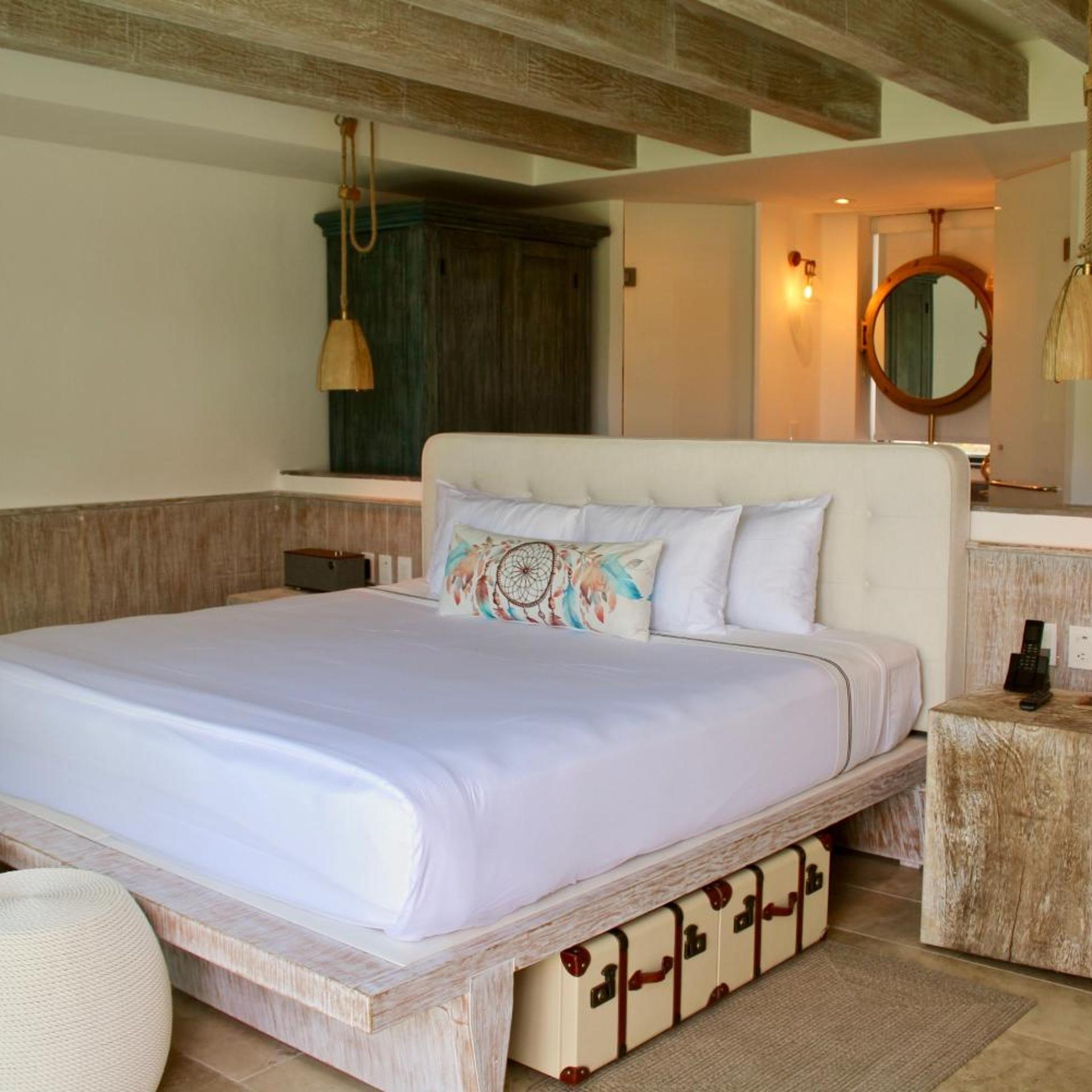 Island Swim Out Suite